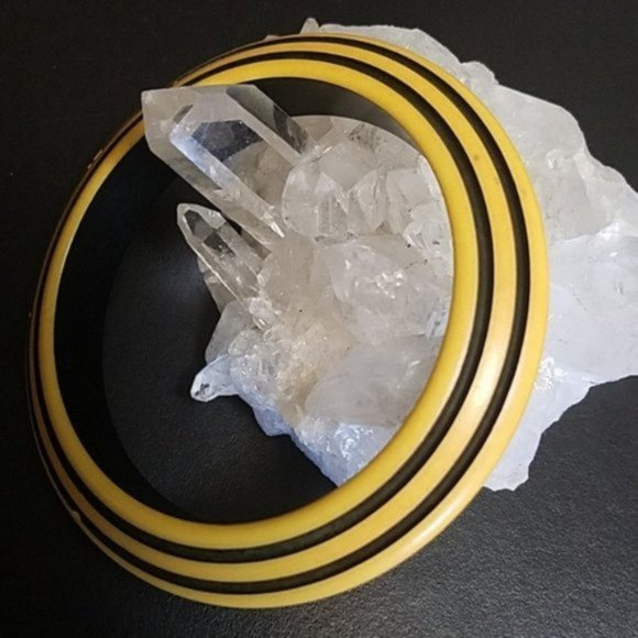 lconic Vintage Diane Von Furstenberg Bakelite Bangle Bracelet - Picture 4 of 5